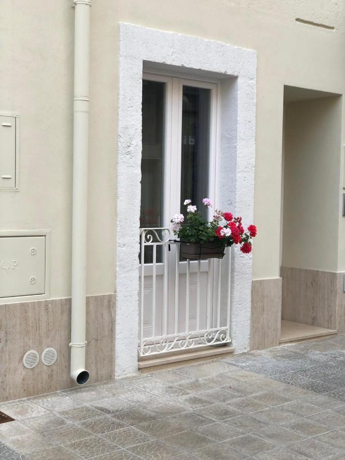 Dimora Via Vitti - Puglia Mia Apartments Monopoli Kültér fotó